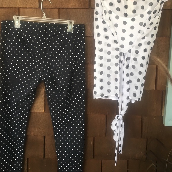 Black pants white poke a dots lightly worn - Picture 6 of 7